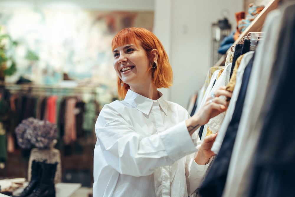 retail-worker-woman